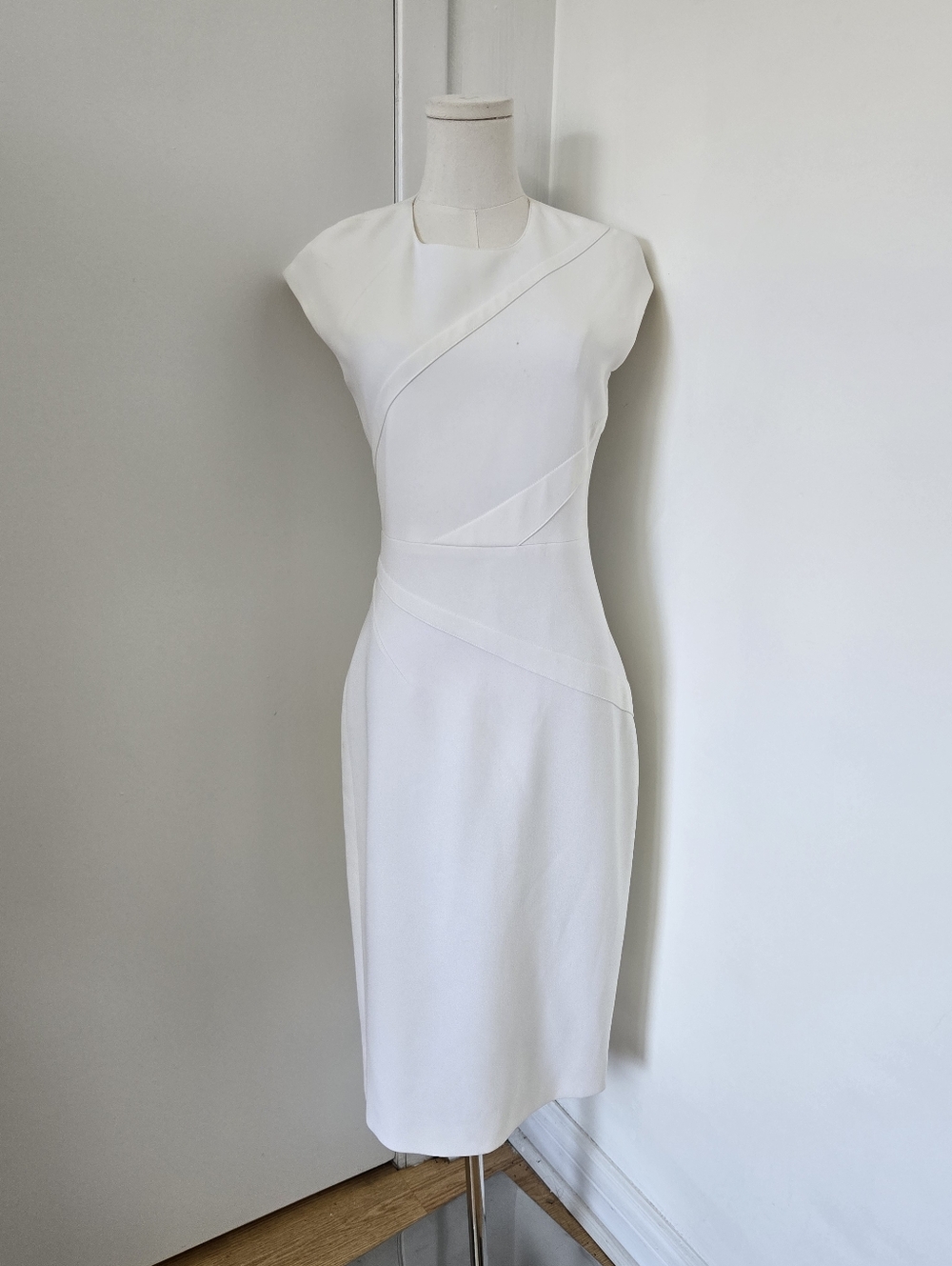 Judith & Charles Elegant White Cap Sleeve Sheath Dress